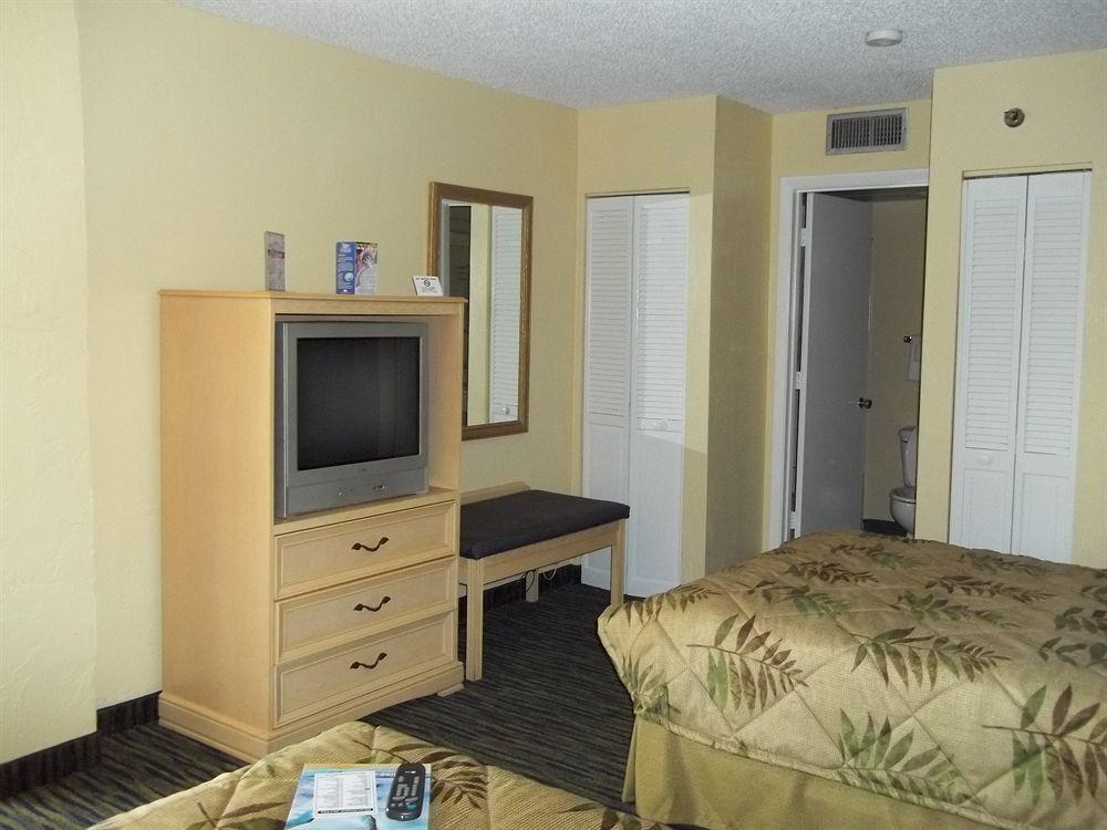 Holiday Inn Express & Suites Oceanfront Daytona Beach Shores By Ihg Bagian luar foto