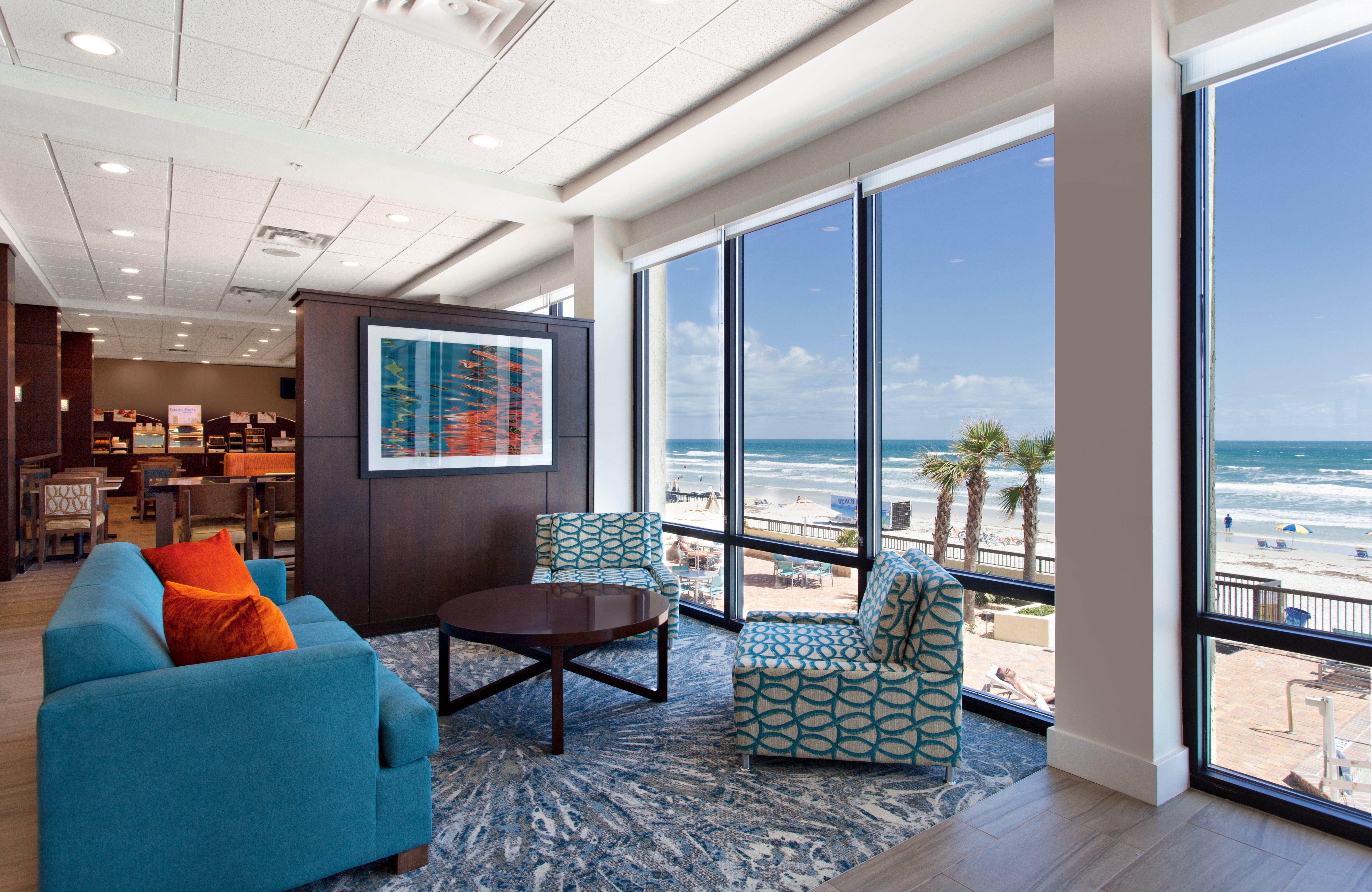 Holiday Inn Express & Suites Oceanfront Daytona Beach Shores By Ihg Bagian luar foto