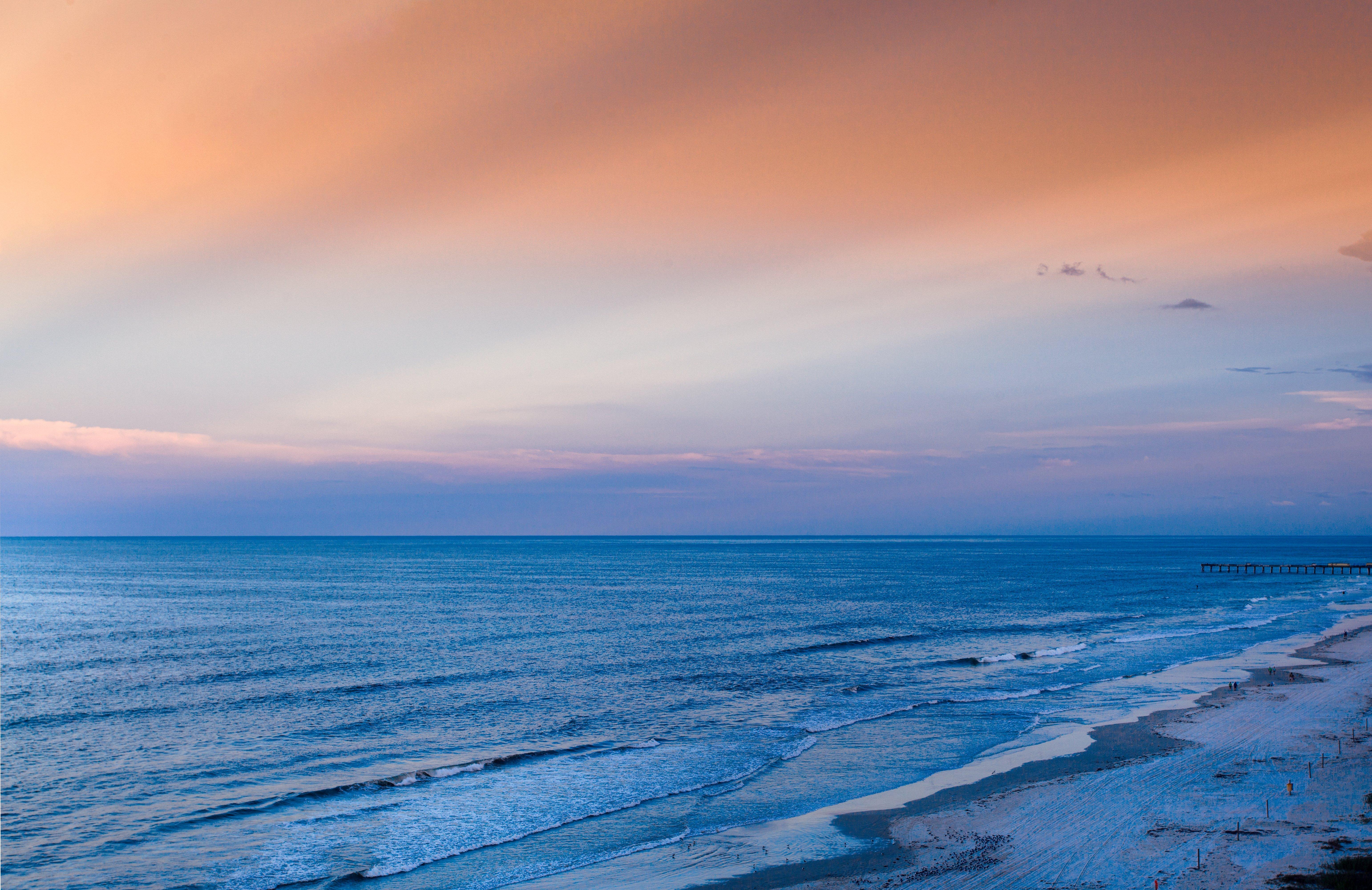 Holiday Inn Express & Suites Oceanfront Daytona Beach Shores By Ihg Bagian luar foto