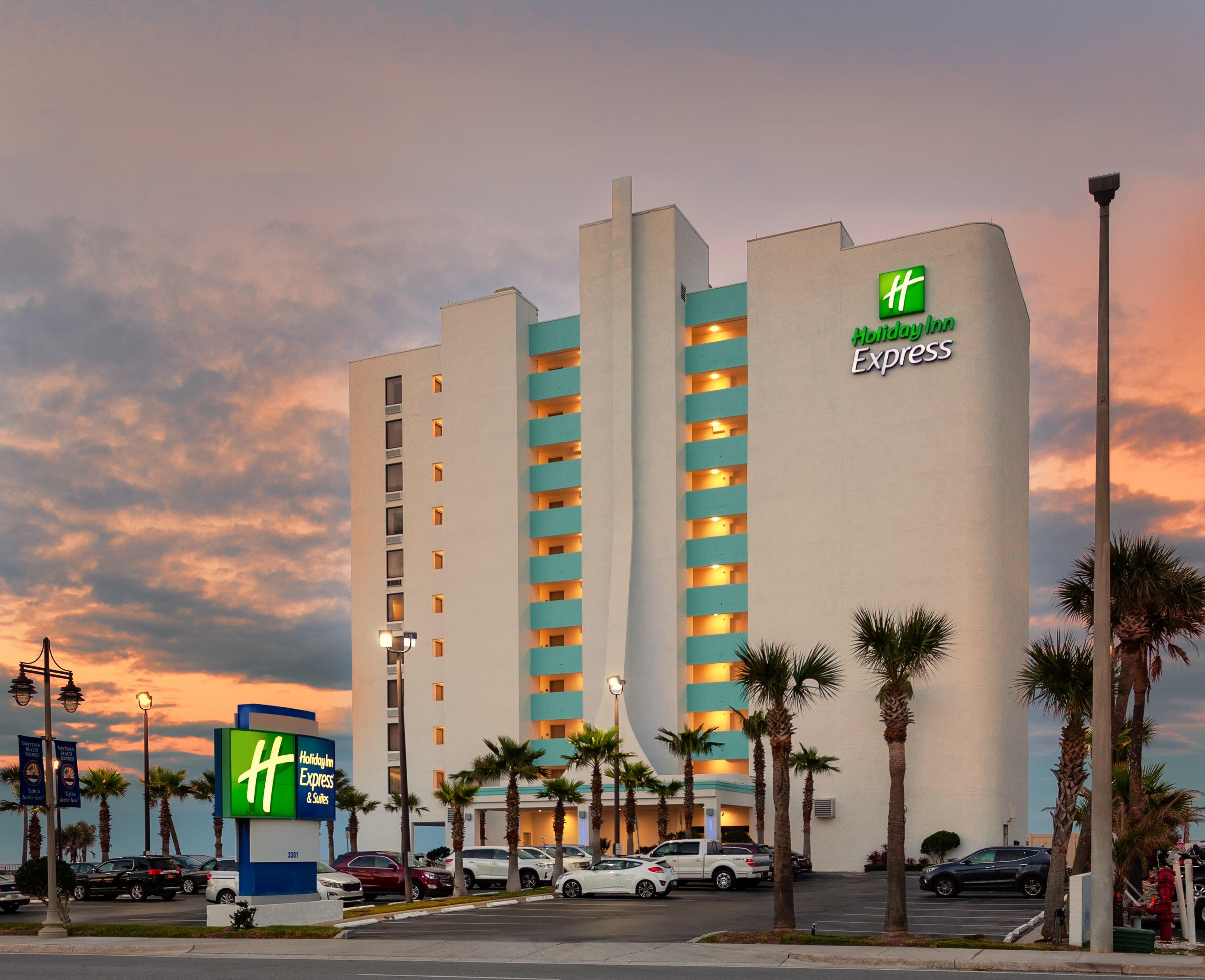 Holiday Inn Express & Suites Oceanfront Daytona Beach Shores By Ihg Bagian luar foto